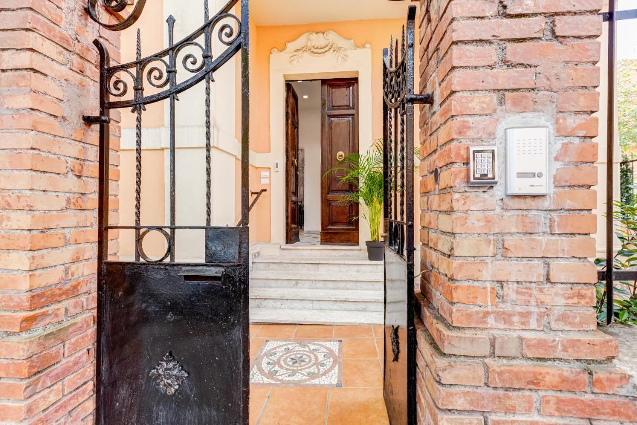 Villa Chiara - A New Luxury Star Is Born In Rome! Exteriör bild